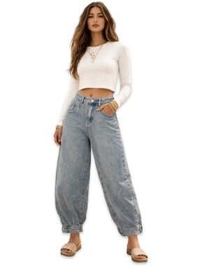 Balloon Light Washed Blue Jeans for Women - Relaxed Fit XS